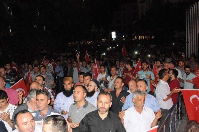 Niğde Darbe Girişimine Karşı Meydanlara İndi