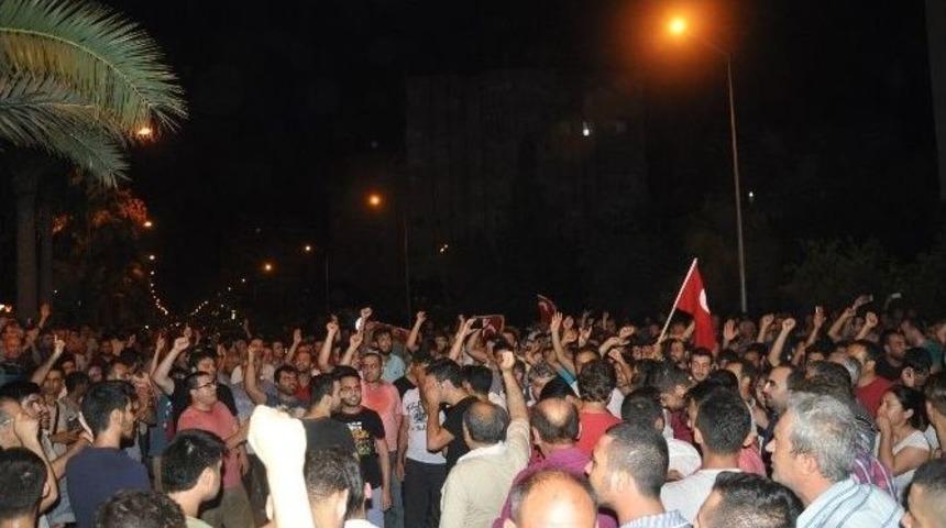 Adana&rsquo;da Gece Yarısı Camilerde Halka &ldquo;demokrasi&rdquo; Vurgusu