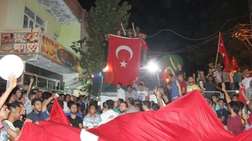 Ceylanpınar Halkı Sokaklara D&ouml;k&uuml;ld&uuml;