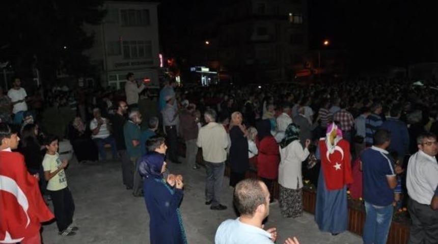 Simavlılar Darbe Girişimine Karşı Sokağa D&ouml;k&uuml;ld&uuml;