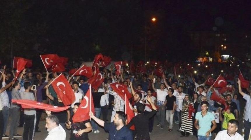 Darbe Girişimine Karşı Batman Halkı Sokağa D&ouml;k&uuml;ld&uuml;