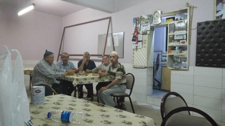 Köylüler De Uyumadı