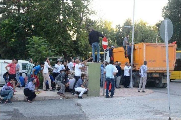 Kışladan Açılan Ateş Bir Genci Yaraladı G2