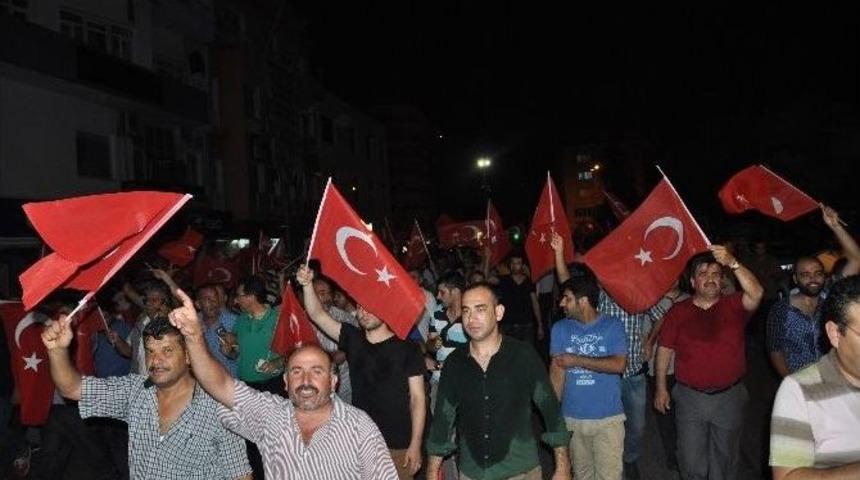 Tarsus&rsquo;ta Halk Demokrasiye Sahip &Ccedil;ıktı