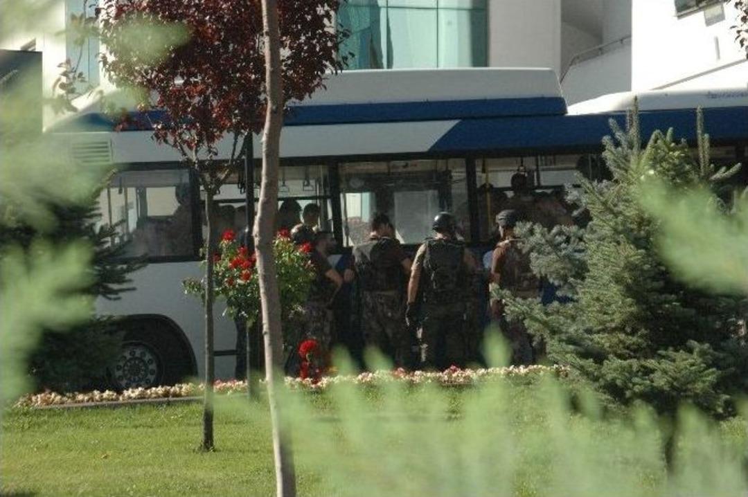 Jandarma Genel Komutanlığı&rsquo;nda 200 Asker &Ccedil;ıplak Halde G&ouml;zaltına Alındı