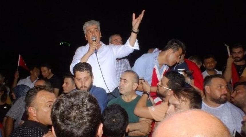 Serik Halkından Darbe Teşebb&uuml;s&uuml;ne Tepki