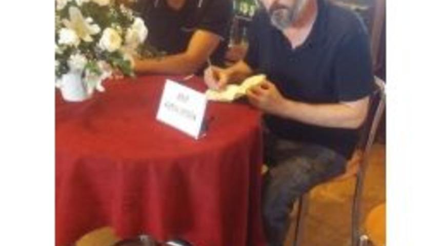 Vural Engin Kitaplarını İmzaladı