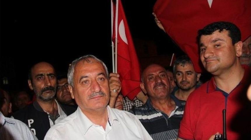 İncesu Halkı Darbeye Karşı Tek Y&uuml;rek Oldu