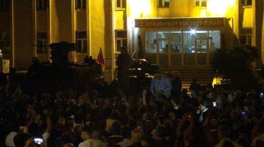 Doğubayazıt Halkı Darbeye Karşı Durdu