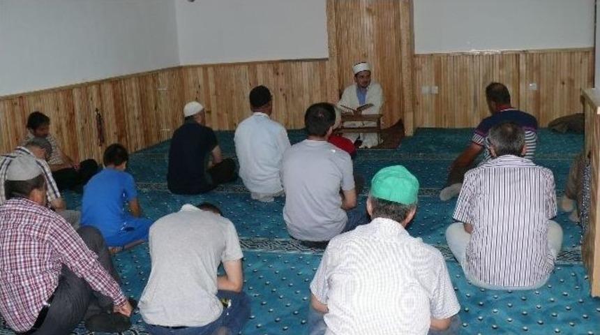 Bilecik&rsquo;te, Binanın Zemin Katındaki Mescit İbadete A&ccedil;ıldı