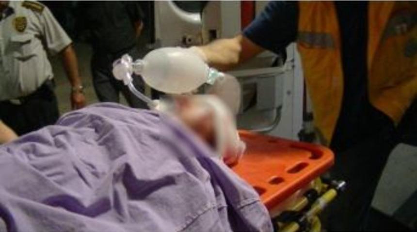 Otob&uuml;s&uuml;n &Ouml;n&uuml;ne Atlayarak İntihar Etmek İstedi