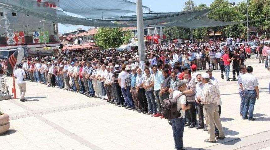 Darbe Girişiminde Şehit Olanlar İ&ccedil;in Erzincan Da Gıyabi Cenaze Namazı Kılındı