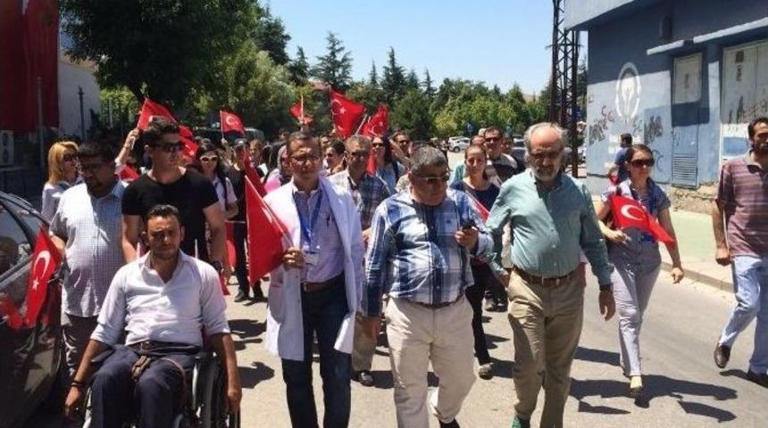 &Ouml;zel Eskişehir Tsg Anadolu Hastanesi&rsquo;nden &ldquo;demokrasiye Sahip &Ccedil;ık&rdquo; Y&uuml;r&uuml;y&uuml;ş&uuml;