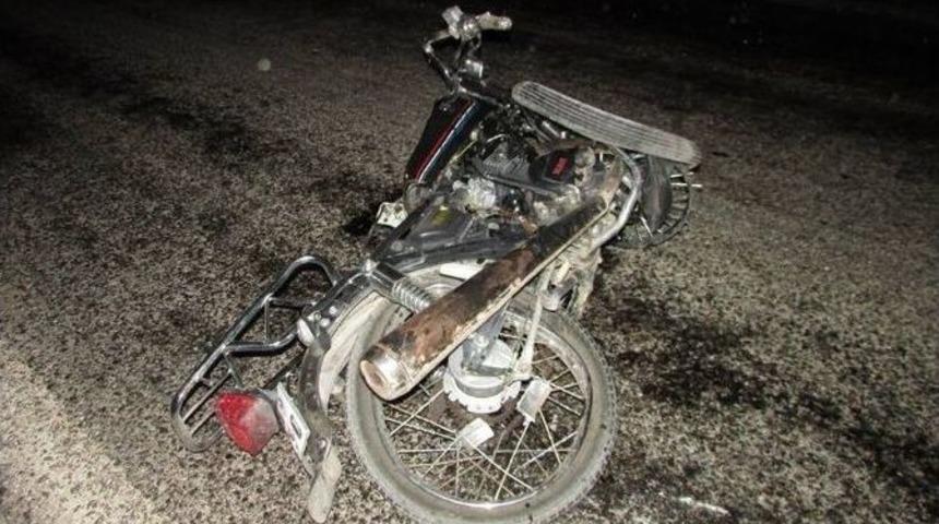 Sandıklı&rsquo;da Motosiklet İle Kamyonet &Ccedil;arpıştı: 1 &Ouml;l&uuml;