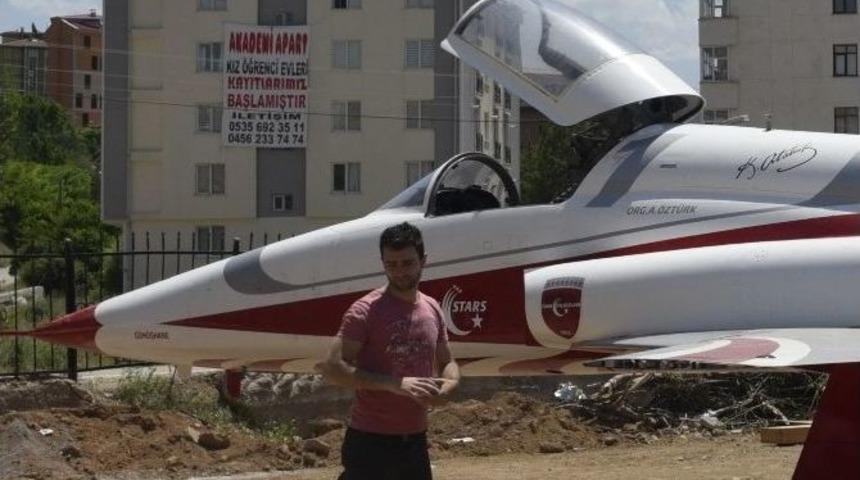 O Komutanın İsmi U&ccedil;aktan Silindi