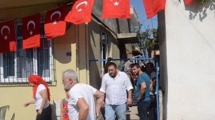 Darbeciler Tarafından Şehit Edilen Polisin Derince&rsquo;deki Baba Ocağına Ateş D&uuml;şt&uuml;