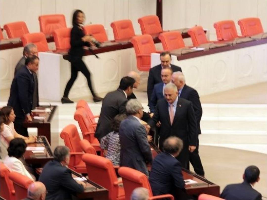 Tbmm Genel Kurulu, Olağan&uuml;st&uuml; G&uuml;ndemle Toplandı