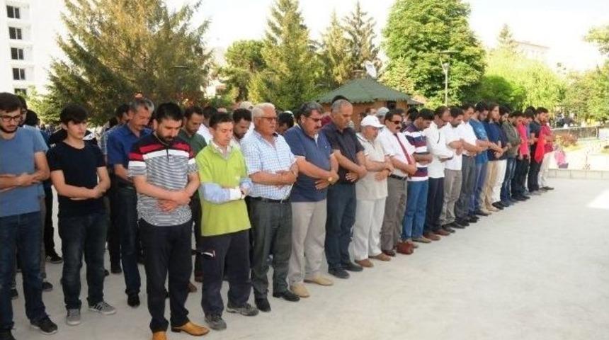 Van&rsquo;da Şehitler İ&ccedil;in Gıyabi Cenaze Namazı Kılındı