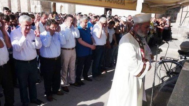 Aksaray’da Şehitler İçin Gıyabi Cenaze Namazı Kılındı