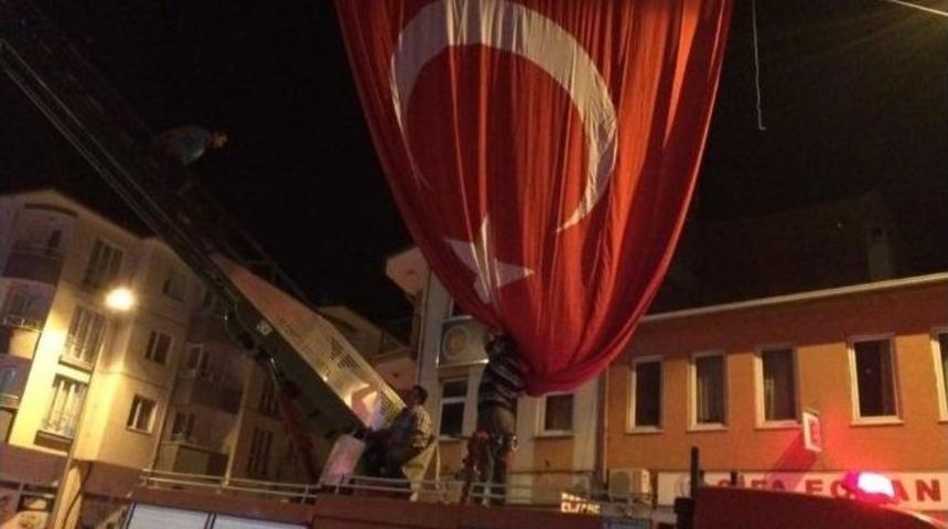 Kargı&rsquo;da Halk Darbeye Karşı Tek Y&uuml;rek Oldu