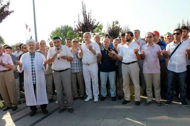 Yalova&rsquo;da Şehitler İ&ccedil;in Gıyabi Cenaze Namazı Kılındı 1