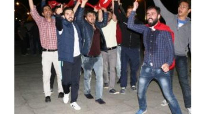 Ağrı Yurt Ay Der&rsquo;den Darbe Girişimine Tepki