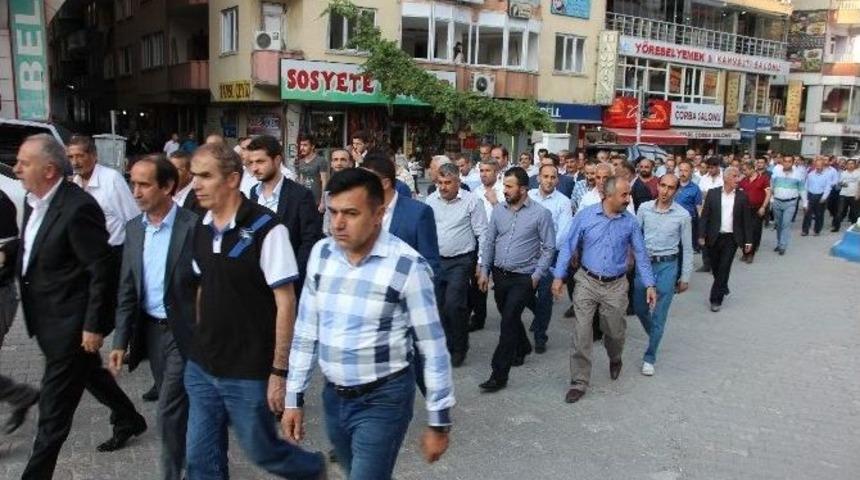 Hakkari&rsquo;de Darbeye Tepki Y&uuml;r&uuml;y&uuml;ş&uuml;