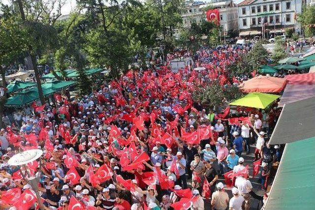 Trabzon Atatürk Alanı’nda Darbe Girişimini Protesto Ettiler