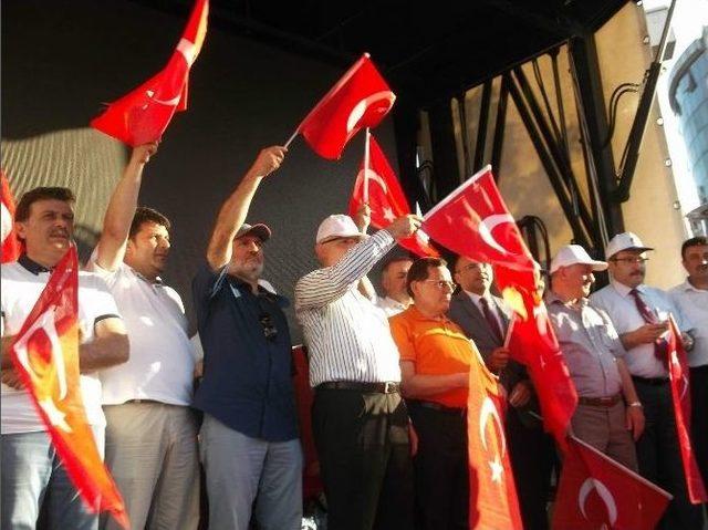 Trabzon Atatürk Alanı’nda Darbe Girişimini Protesto Ettiler