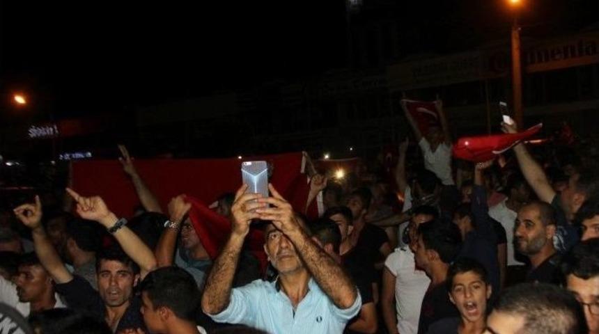 Suriyeliler Cumhurbaşkanı Erdoğan&rsquo;a Destek İ&ccedil;in Sokaklara İndi