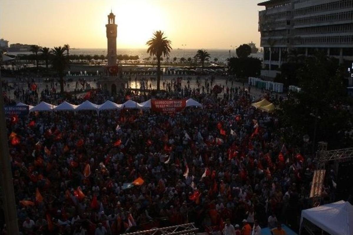 İzmir&rsquo;de Darbe Girişimine Karşı Demokrasi N&ouml;beti
