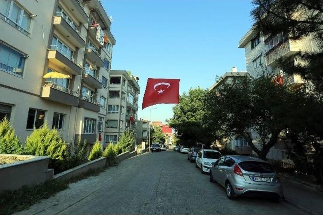 Darbe Girişiminde Şehit Olan Polisin Tekirdağ&rsquo;daki Evine Ateş D&uuml;şt&uuml;