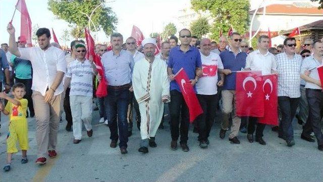 Akçakoca’da 10 Bin Kişi Birlik Beraberlik İçin Yürüdü