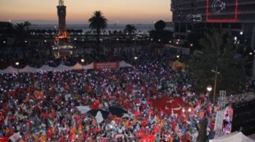 İzmir Darbeye Karşı Direndi