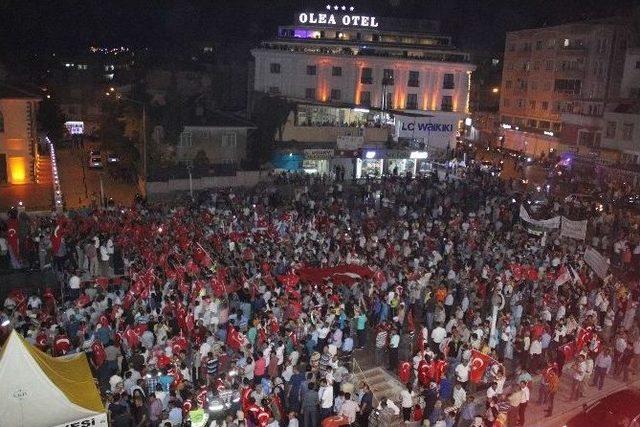 Kilis’te, Darbeciler Protesto Edildi