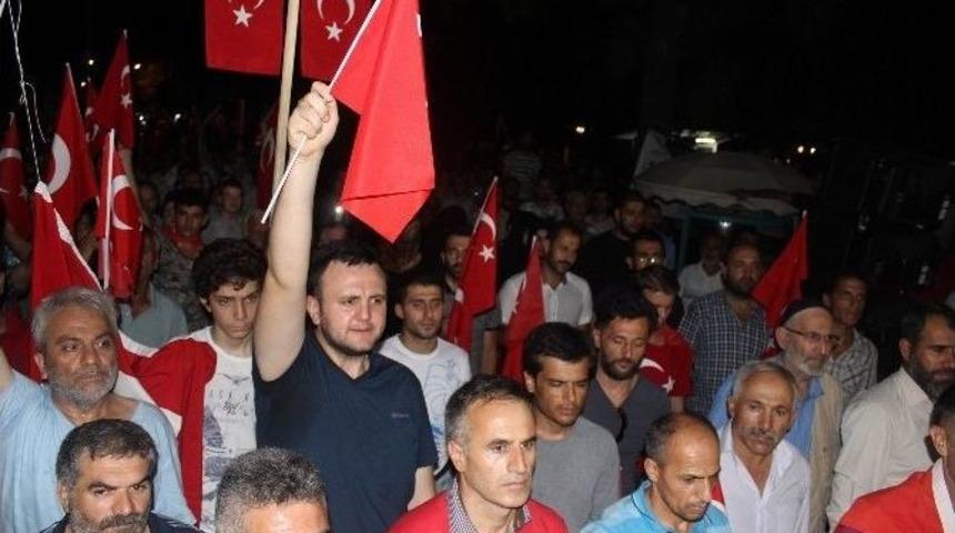 Darbe Girişimine Karşı Tekirdağlılar Sokakta Durmaya Devam Ediyor