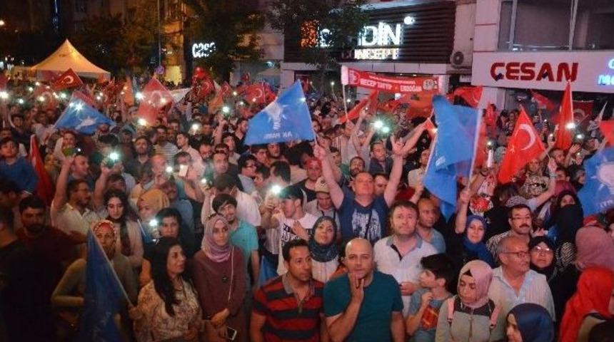 Eskişehir Darbe Girişimine Karşı N&ouml;betine Devam Ediyor