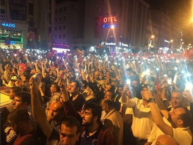 Erzurum’da Bayrak Yürüyüşü