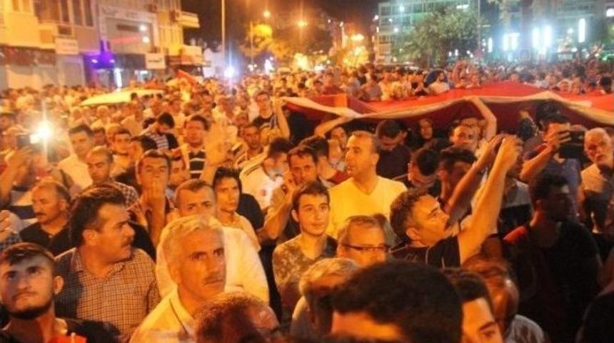 Erdem; &ldquo;&uuml;lke Ve Millet Olarak B&uuml;y&uuml;k Bir Kabus Yaşadık&rdquo;