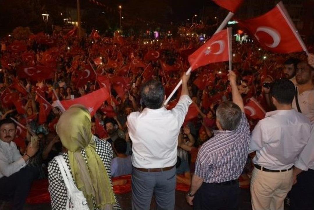 Uşak&rsquo;ta Milli İrade Mitingi