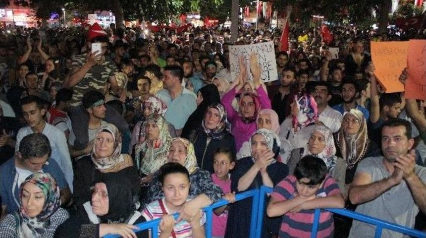 Elazığ&rsquo;da Darbe Girişimine Tepkiler Devam Ediyor