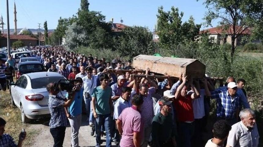 Demokrasi Şehitleri Son Yolculuklarına Uğurlandı