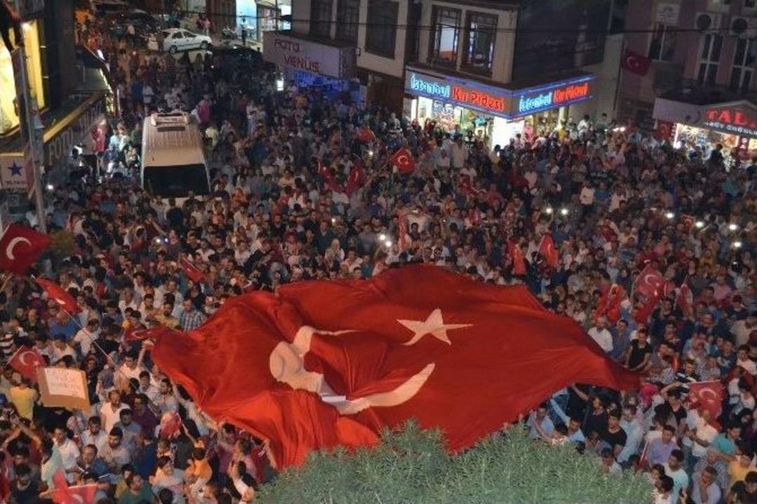 İneg&ouml;l Darbeye Karşı Dimdik Ayakta