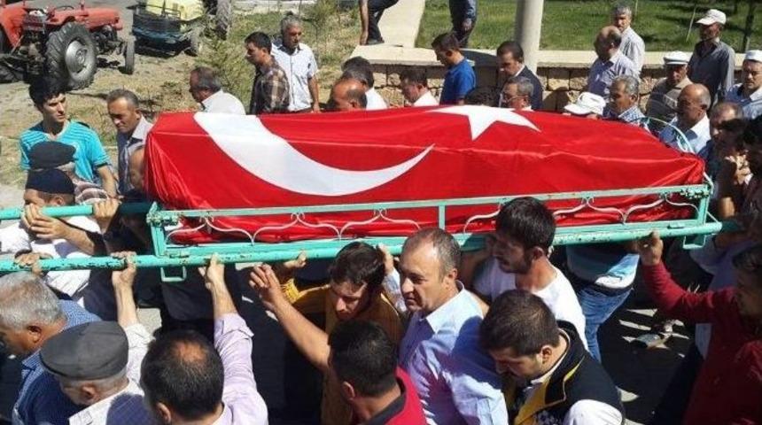 Darbe Girişiminde Hayatını Kaybeden Kep&ccedil;e Operat&ouml;r&uuml; Toprağa Verildi