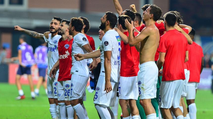 Kasımpaşa 105 hafta sonra Spor Toto S&uuml;per Lig'de lider oldu