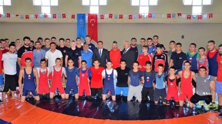 G&uuml;reş Milli Takımı Bilecik&rsquo;te