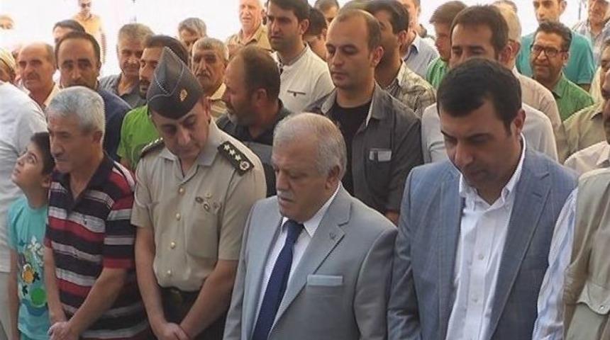 Demokrasi Şehitleri İ&ccedil;in Gıyabi Cenaze Namazı Kılındı