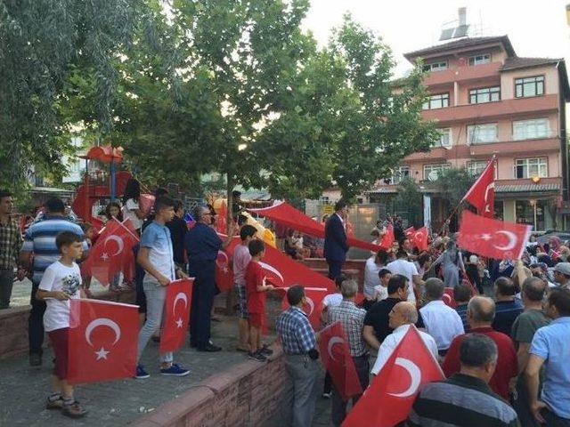 Vezirhan’da Darbe Girişimine Karşı Yürüyüş