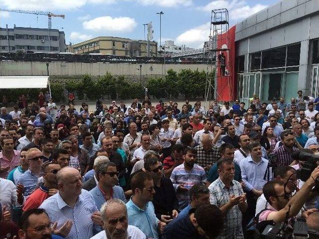 Arkadaşları Foto Muhabiri Mustafa Cambaz’ı Son Yolculuğuna Uğurladı