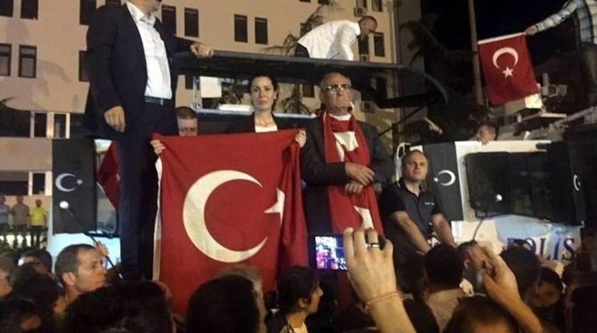 Toma &Uuml;zerinden Darbecilere Mesaj